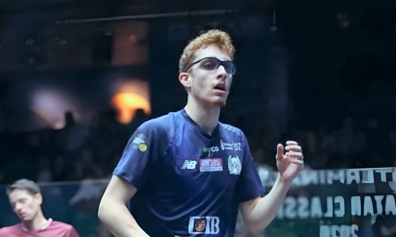 محمد زكريا يتأهل لنصف نهائي بطولة السويد للاسكواش