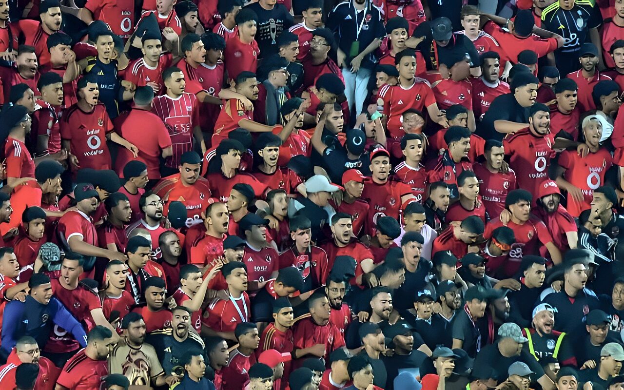جمهور الأهلي والزمالك يهتفون لأبطال نصر أكتوبر في القمة 133