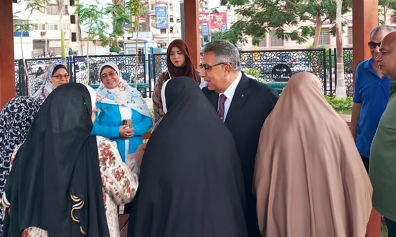 محافظ الدقهلية يشارك كبار السن يوما ترفيهيا بحديقة كوكب الشرق
