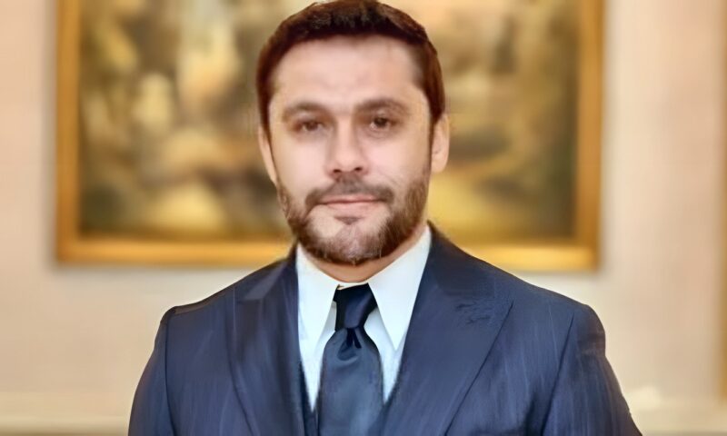 أحمد حسن: الحكمة تقتضي احتواء أزمة التوأم والصحفيين بالحوار