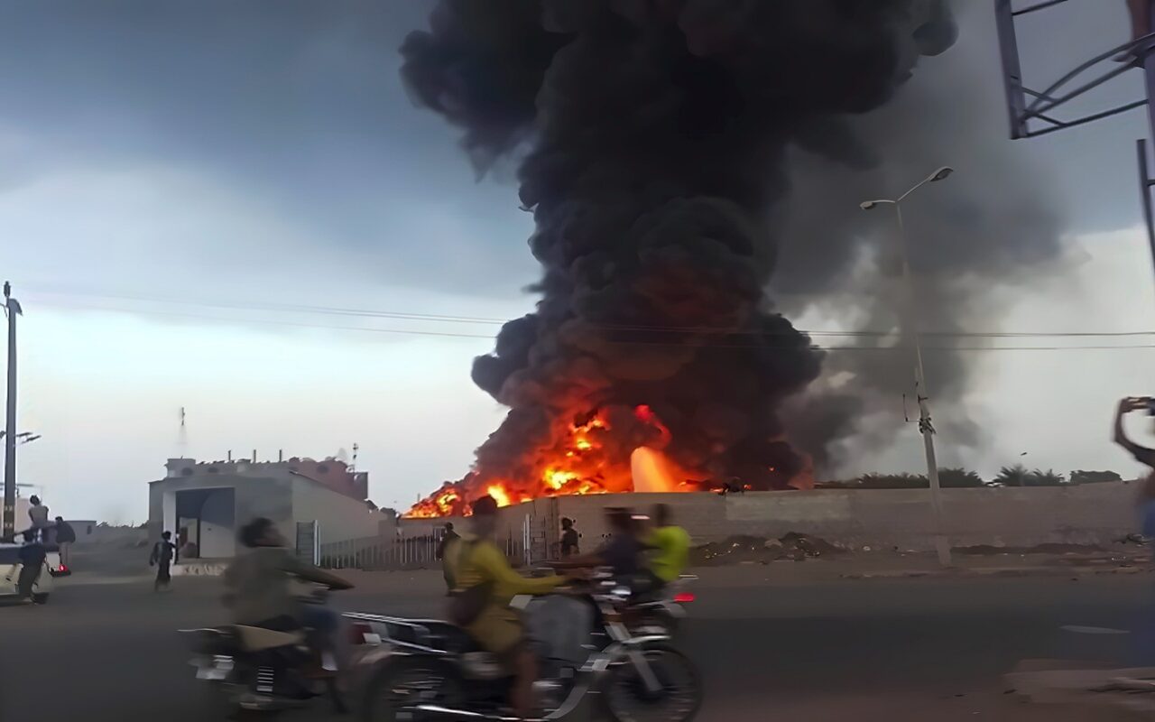 لليوم الثاني على التوالي.. لماذا يستهدف الحوثيون مطار الملك خالد المدني في السعودية؟