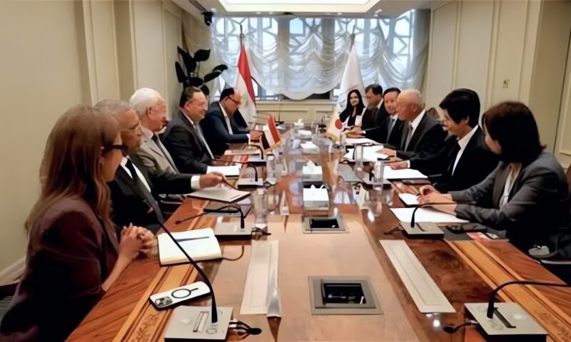 وزير التعليم العالي يبحث مع سفير اليابان تعزيز التعاون ومتابعة نتائج زيارته لليابان