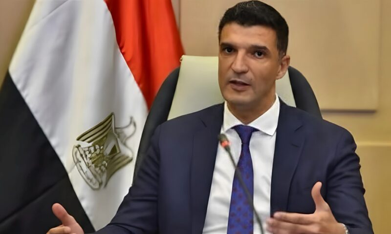 وزير الصناعة: نستعد لطرح مجمعات صناعية جديدة أمام المستثمرين خلال ساعات