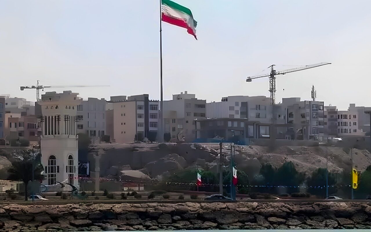 وكالة إيرانية: سماع دوي انفجار قادم من جهة البحر في جزيرة قشم