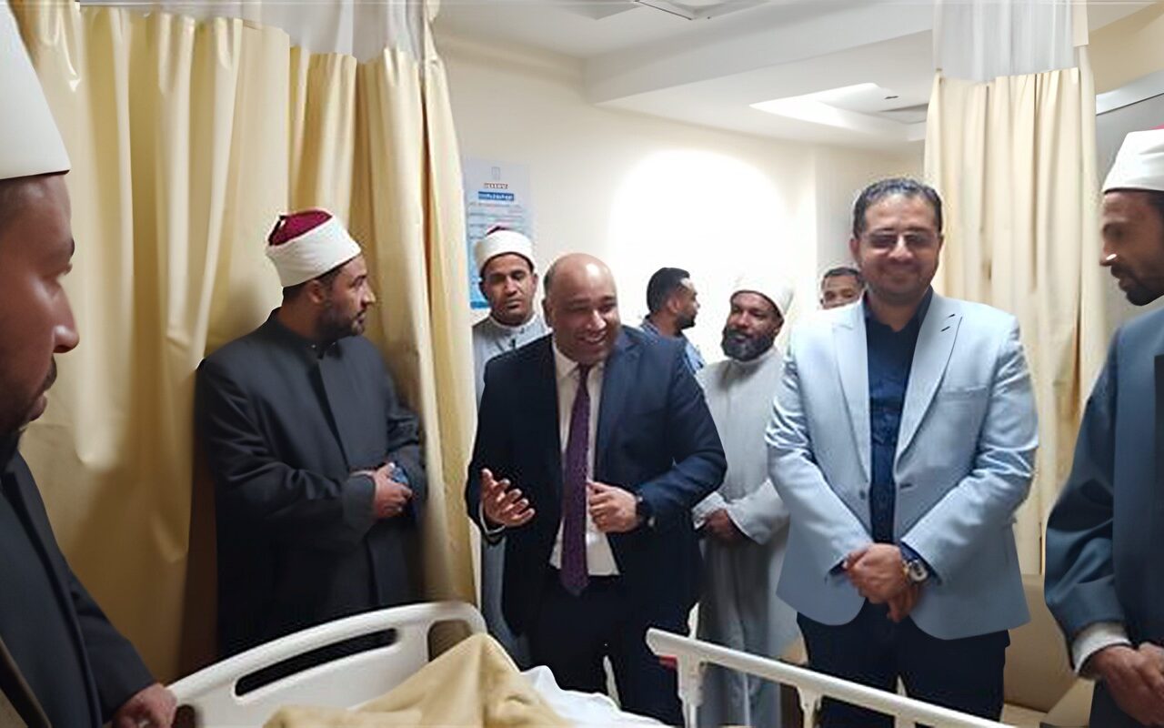 قافلة «البحوث الإسلامية» تزور مرضى مستشفى كوم أمبو.. دعم نفسي ومعنوي وترسيخ قيم الرحمة والتكافل