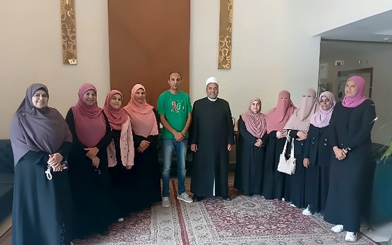 البحوث الإسلاميَّة يُطلق قافلة دعويَّة وتوعويَّة لواعظات الأزهر بمشاركة الوعاظ إلى الواحات البحريَّة