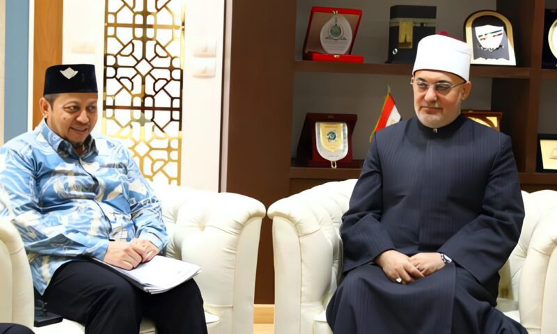 مفتي الجمهورية يبحث تعزيز التعاون العلمي والدعوي مع وفد إندونيسيا