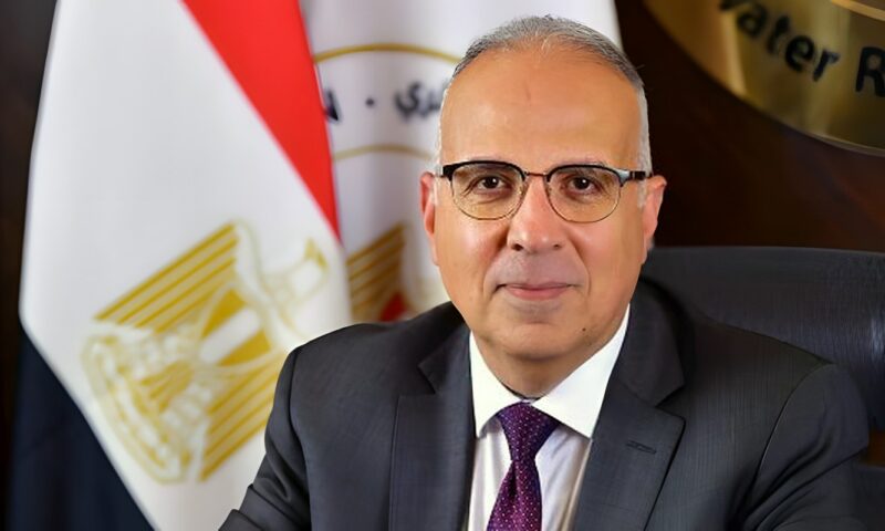 وزير الري يتابع موقف “مشروع تطوير منظومة الري والصرف بواحة سيوة”