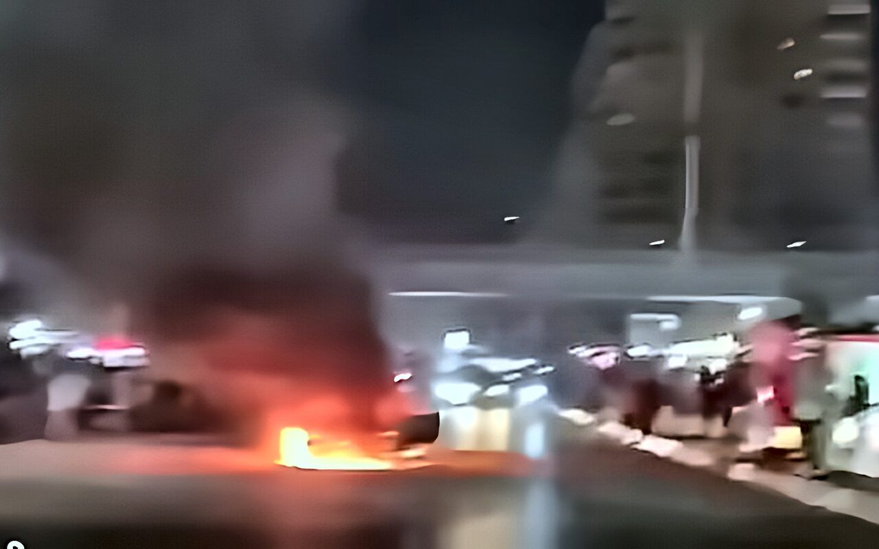 حريق ميكروباص في شارع فيصل.. والحماية المدنية تسيطر على النيران