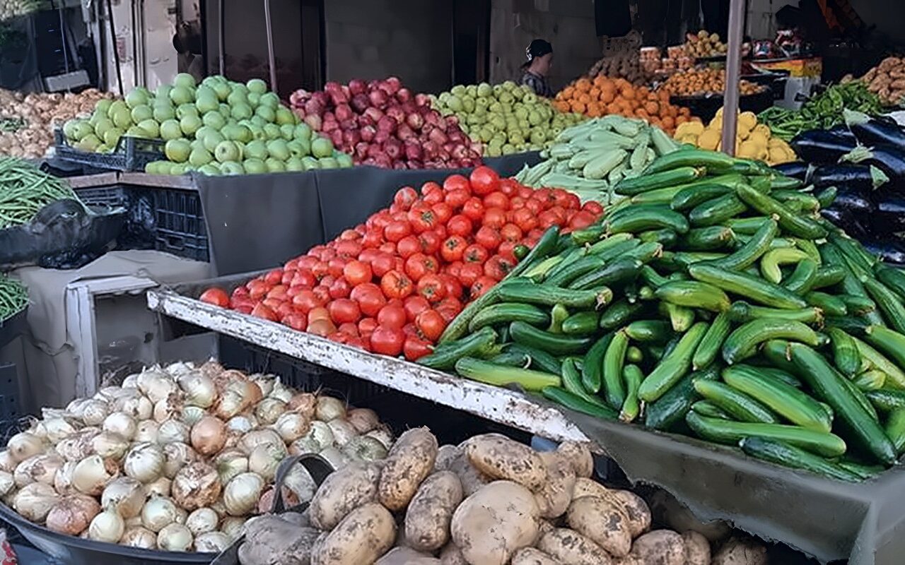سعر الخضار اليوم، ارتفاع 6 أصناف منهم البطاطس والخيار والبصل واستقرار الطماطم
