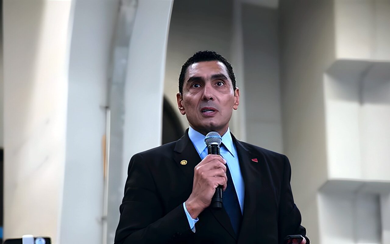 وزير الرياضة يشهد افتتاح بطولة العالم للناشئين تحت 19 سنة للريشة الطائرة