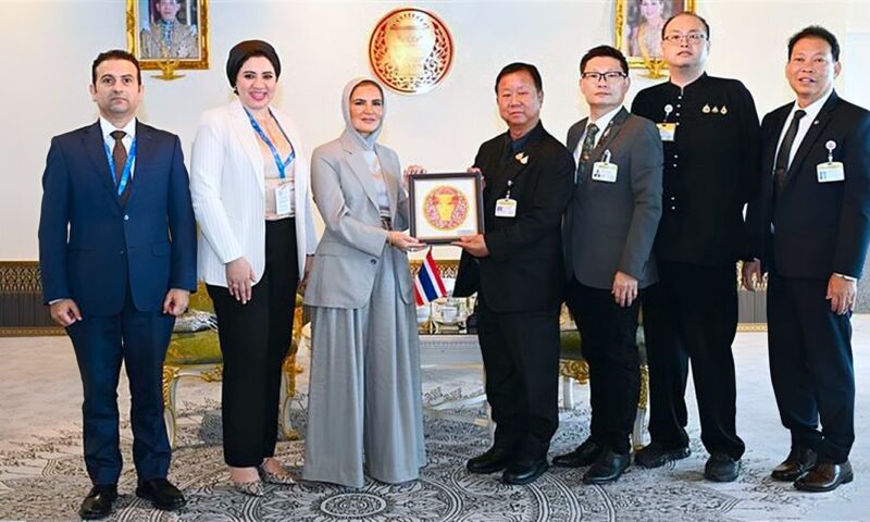 وكيل مالية الشيوخ تبحث مع رئيس لجنة التجارة التايلاندي تعزيز التعاون الثنائي