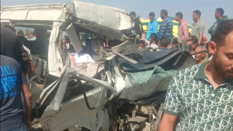 الصور الأولى لحادث مصرع شخصين وإصابة 15 آخرين على طريق السنبلاوين
