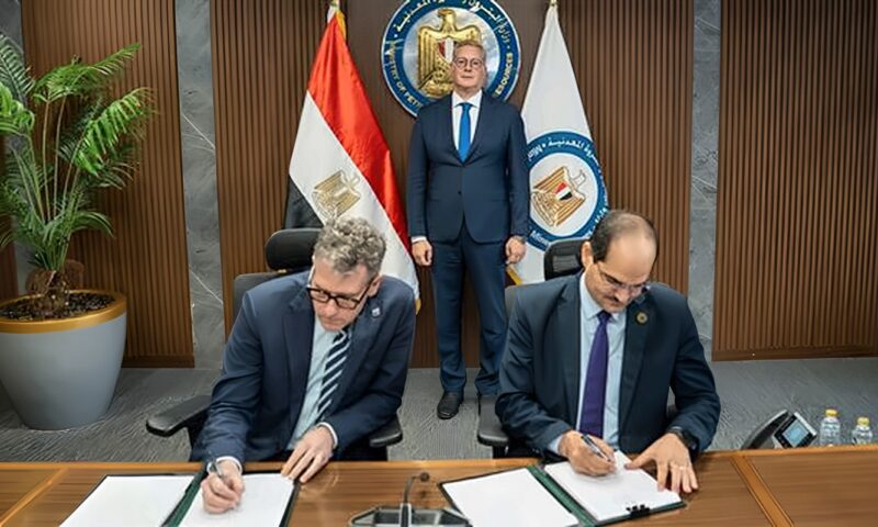 وزير البترول يشهد توقيع اتفاقية مع «شيفرون» للبحث عن الغاز والزيت في البحر المتوسط باستثمارات 88 مليون دولار