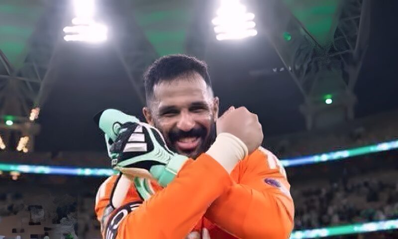 خالد طلعت يشيد بحارس المنتخب السعودي بعد التأهل لنهائي كأس الخليج