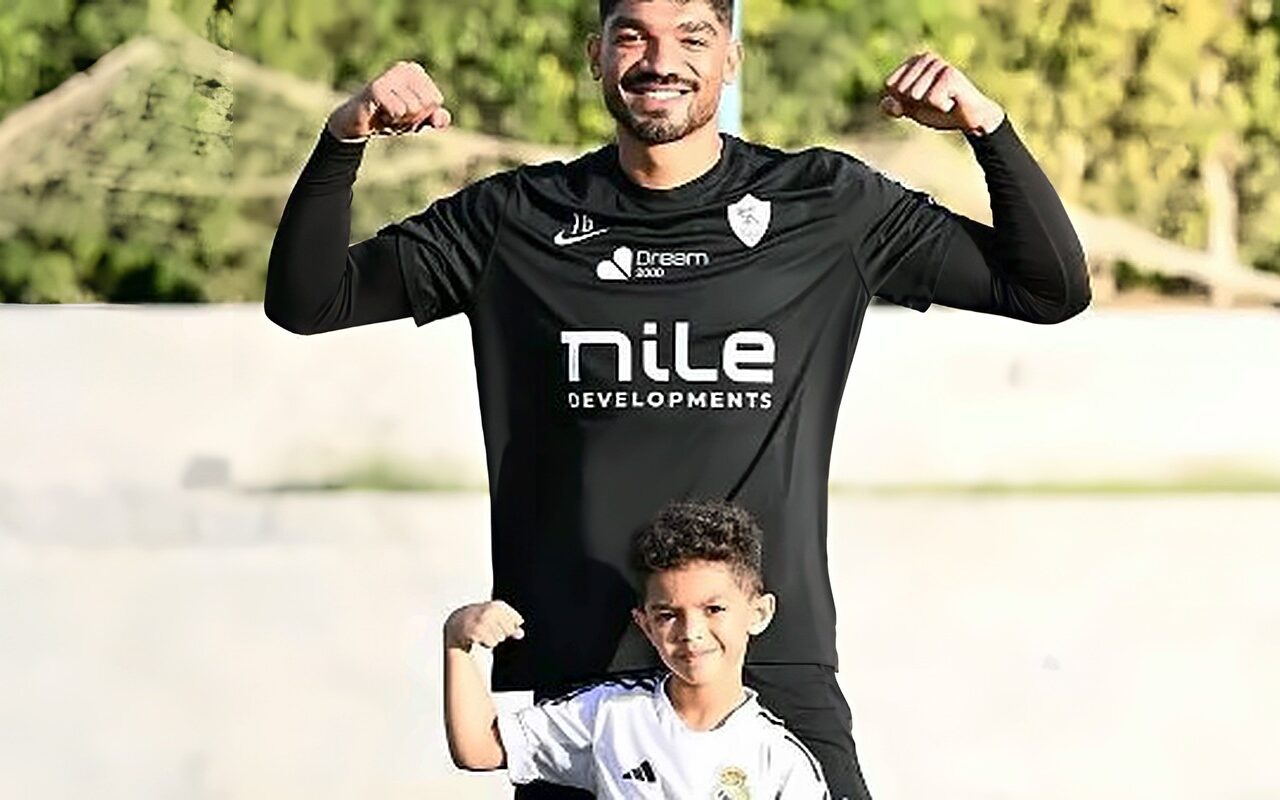 على طريقة الأبطال .. محمد صبحي يُخطط لصناعة حارس جديد برفقة ابنه في تدريبات الزمالك