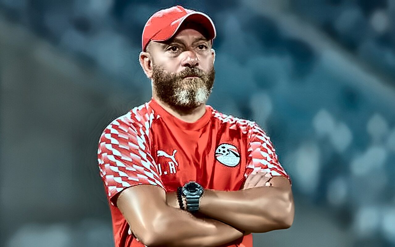 وائل رياض يسير على خطى الجوهري وشحاتة.. إشادة من إسلام صادق بعد إنجاز منتخب الشباب