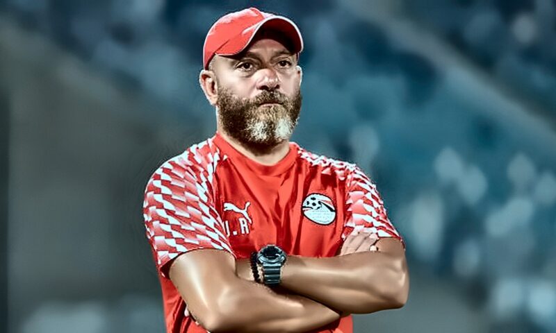 وائل رياض يسير على خطى الجوهري وشحاتة.. إشادة من إسلام صادق بعد إنجاز منتخب الشباب