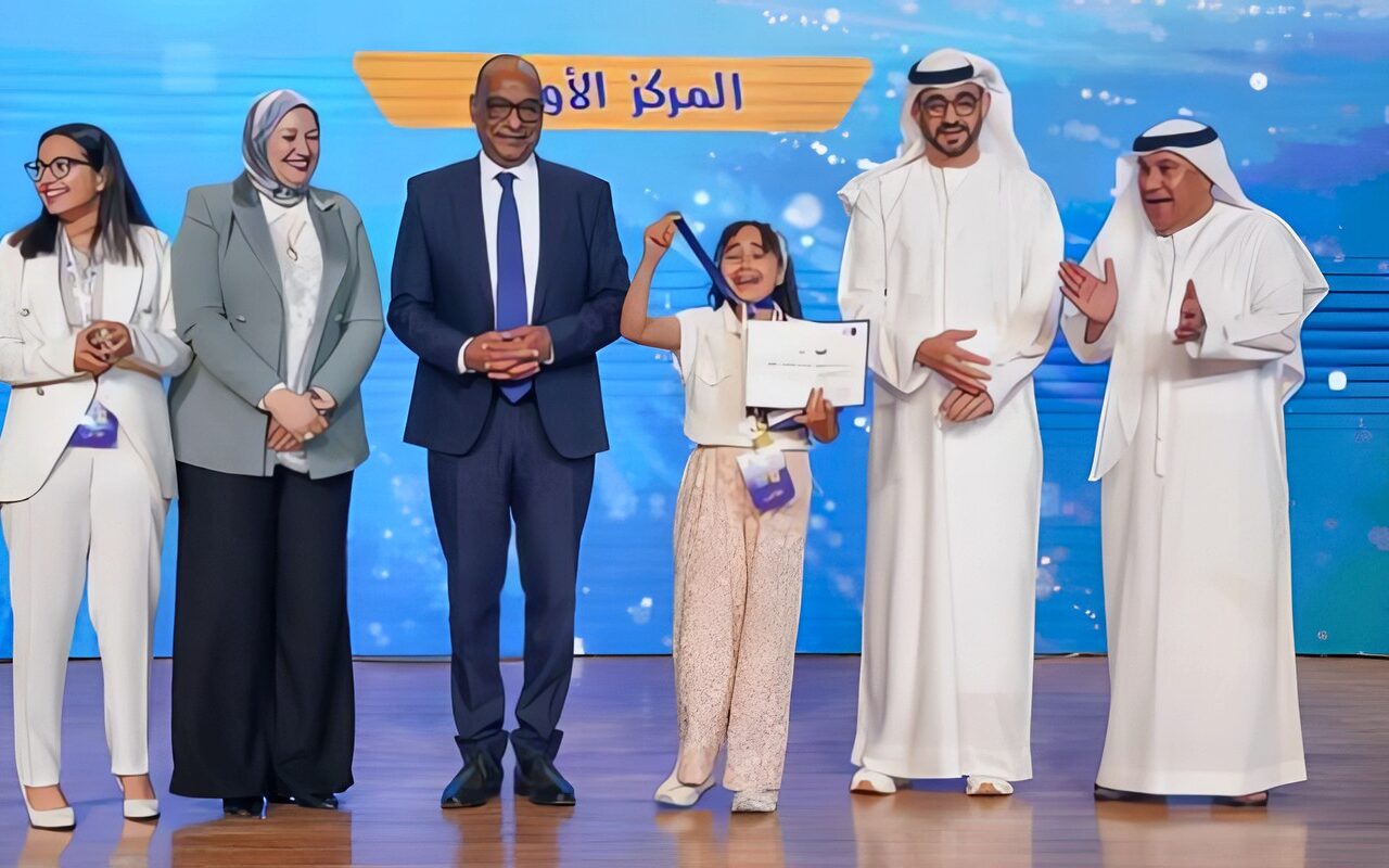 ابنة كفر الشيخ تتربع على عرش القراءة عربيًا.. مدرسة ميار عثمان تحتفي بإنجازها