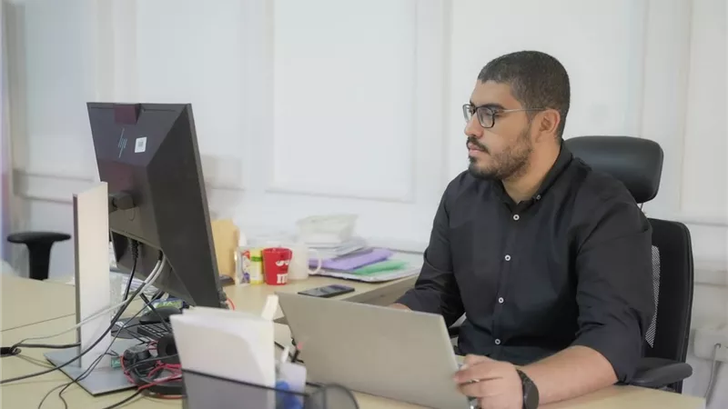 شاب مصري يفوز بجائزة الفاو العالمية بعد نقل علوم صحة النبات إلى 100 زميل