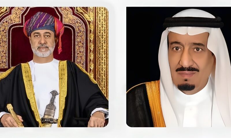 رسالة عاجلة من خادم الحرمين إلى سلطان عمان
