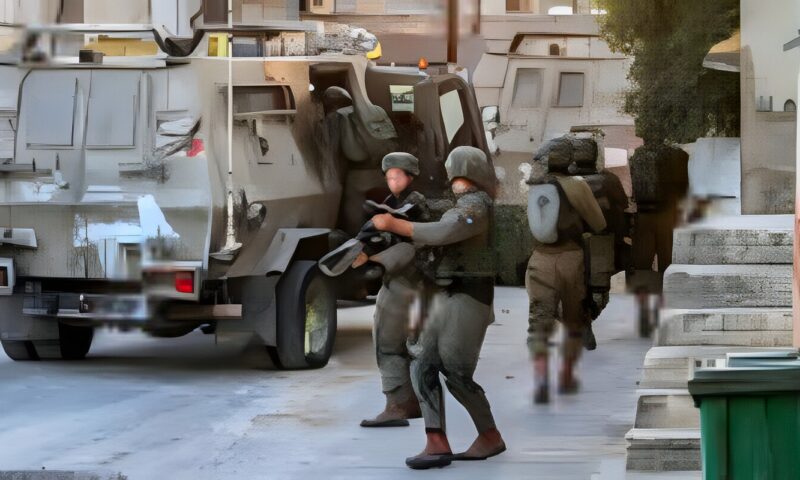 سوريا.. قوات الاحتلال تتوغل بـ 5 آليات باتجاه قرية أبو مذراة
