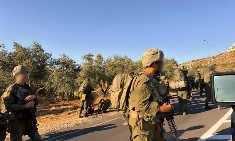 سوريا.. قوات الاحتلال الإسرائيلي تتوغل في قرية طرنجة وتعتقل مواطنا