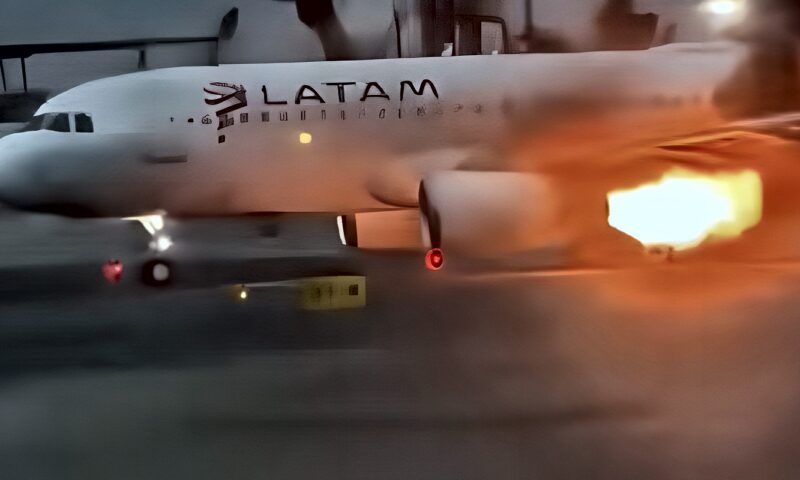 حريق في أحد المحركات اليسرى لطائرة من طراز إيرباص A320 بمطار خورخي تشافيز الدولي