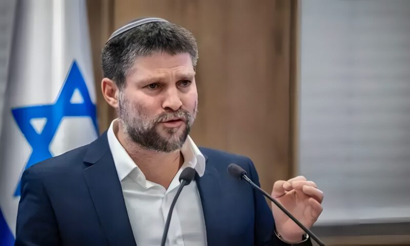 سموتريتش يدعو لحملة عسكرية شاملة في الضفة لتفكيك السلطة الفلسطينية