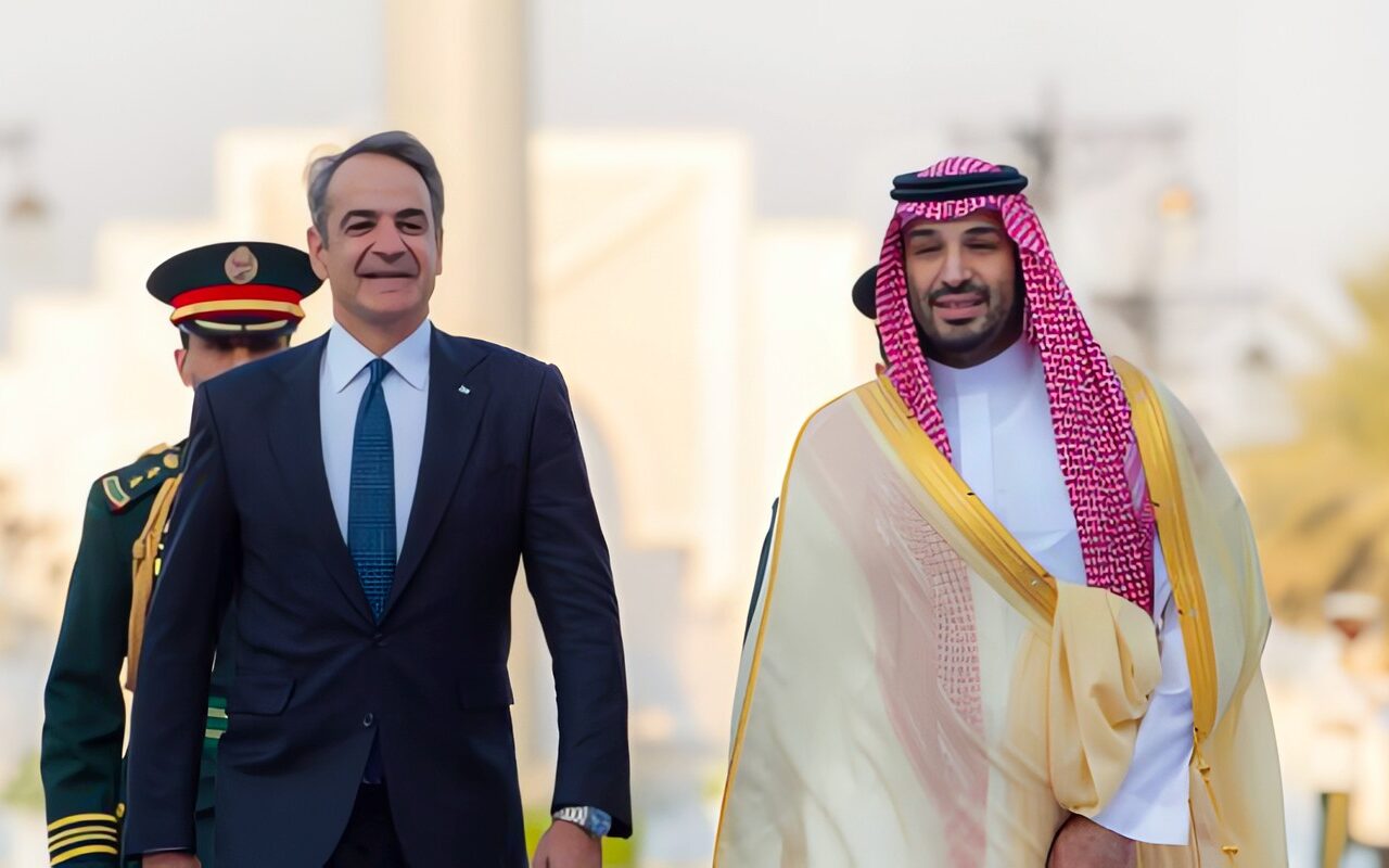 اليونان والسعودية يؤكدان عزمهما على تعزيز التعاون والتنسيق في المجالات الدفاعية
