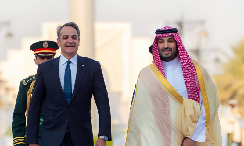 اليونان والسعودية يؤكدان عزمهما على تعزيز التعاون والتنسيق في المجالات الدفاعية