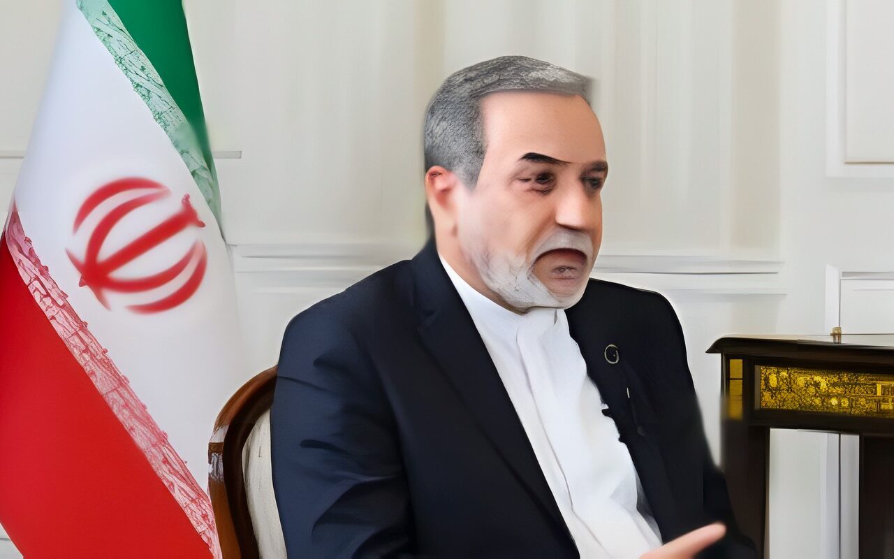 وزير خارجية إيران : سنوجه ضربة مدمرة لمن يجرؤ على مهاجمة بلادنا