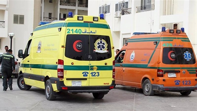 إصابة 3 أشخاص في انقلاب سيارة بطريق قنا سوهاج الصحراوي الغربي