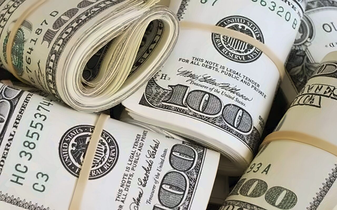 سعر الدولار أمام الجنيه في البنوك مساء اليوم (آخر تحديث)