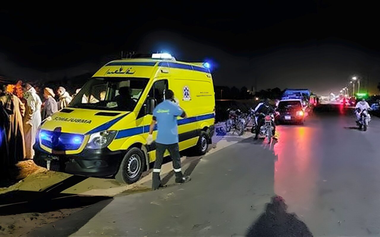 مأساة على طريق الإسماعيلية السويس، مصرع شخصين وإصابة 6 في تصادم سيارة سوزوكي بتروسيكل