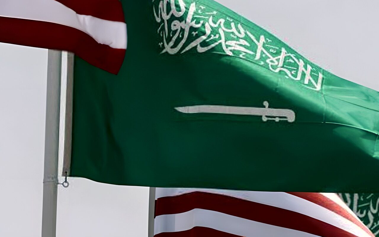 البعثة الأمريكية في السعودية تحذر رعاياها من هجمات الحوثيين وتطالبهم بتوخي الحذر