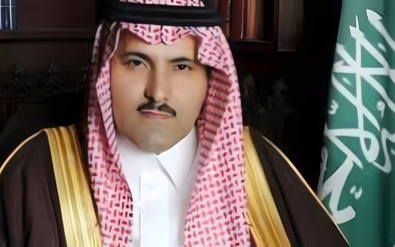 السفير السعودي لدى اليمن: ممارسات الفصائل المسلحة تكشف توظيف الأزمات أداة للضغط