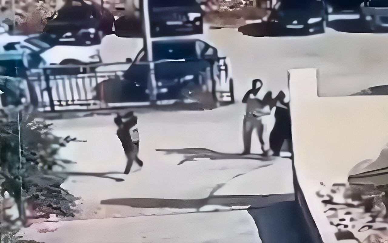 رشاش آلي وإطلاق نار لمدة 5 دقائق.. تفاصيل الهجوم على كنيسة في الأردن