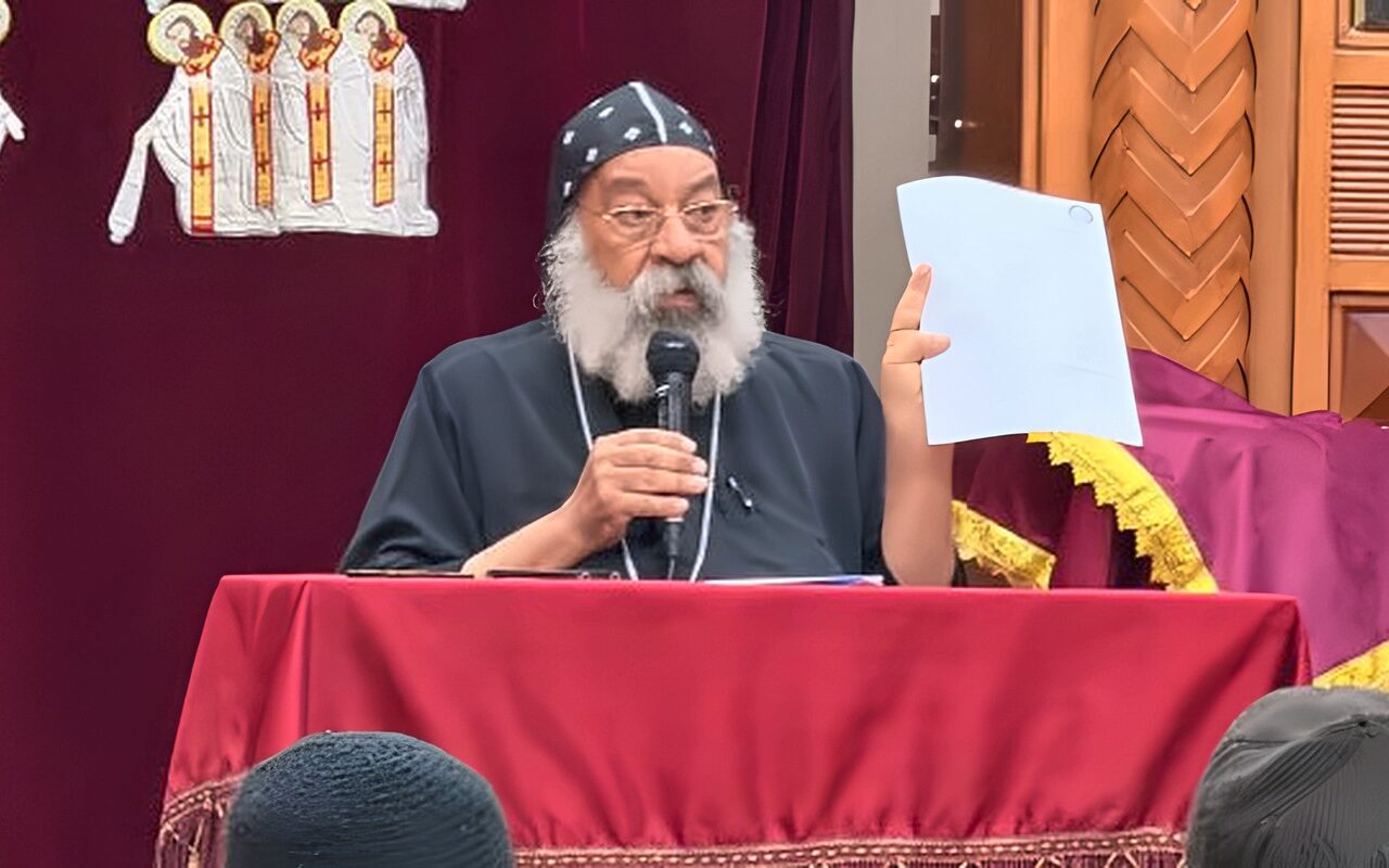 الأنبا رافائيل يلتقي خدام دميانة بالعدوية ويشاركهم اختيار أمناء قطاعات الخدمة