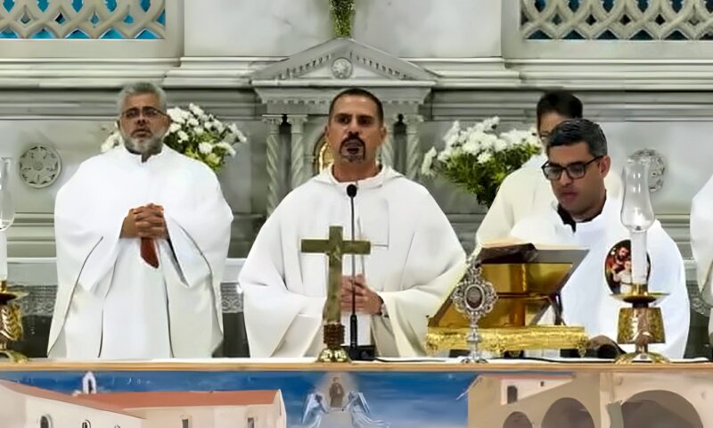 الرهبنة الفرنسيسكانية بالقاهرة تحتفل بعيد القديس فرنسيس الآسيزي | صور