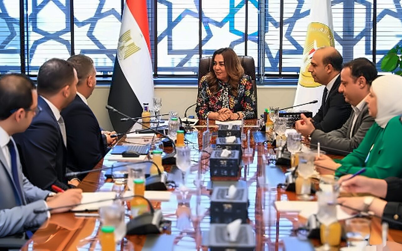 “إغلاق دورة المخلفات وتتبعها رقميا”.. تحركات حكومية لدمج «القطاع غير الرسمي» وإتاحة فرص استثمارية في التدوير