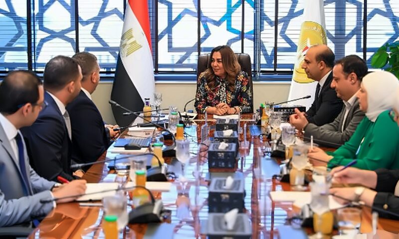 “إغلاق دورة المخلفات وتتبعها رقميا”.. تحركات حكومية لدمج «القطاع غير الرسمي» وإتاحة فرص استثمارية في التدوير