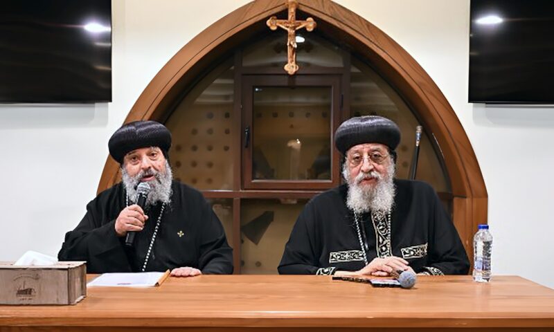 قداسة البابا تواضروس يلتقي كهنة قطاع مدينة السلام والحرفيين