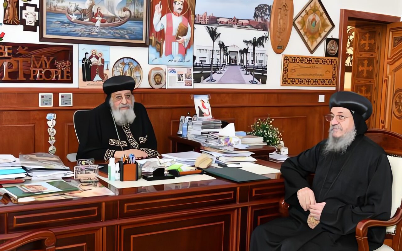 البابا تواضروس يستقبل الأنبا يواقيم لبحث ملفات الخدمة الرعوية بإسنا وأرمنت