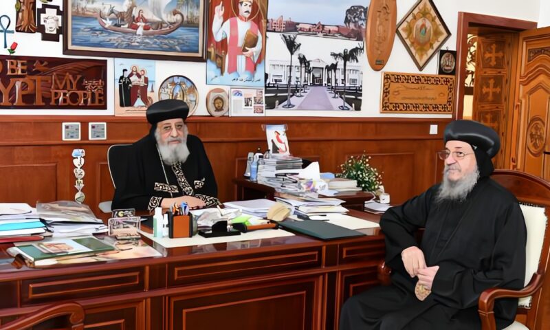 البابا تواضروس يستقبل الأنبا يواقيم لبحث ملفات الخدمة الرعوية بإسنا وأرمنت