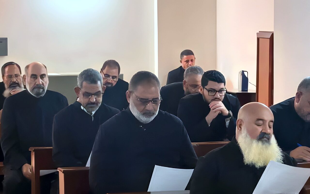 الأنبا بشارة يختتم الرياضة الروحية للكهنة بتوجيهات رعوية للفترة المقبلة