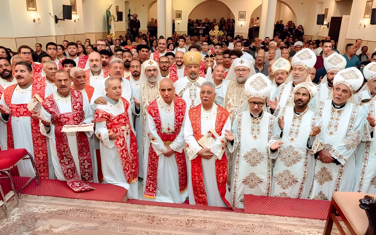 البطريرك إبراهيم إسحق في ختام زيارته الرعوية للقوصية: فليضيء نوركم أمام الناس