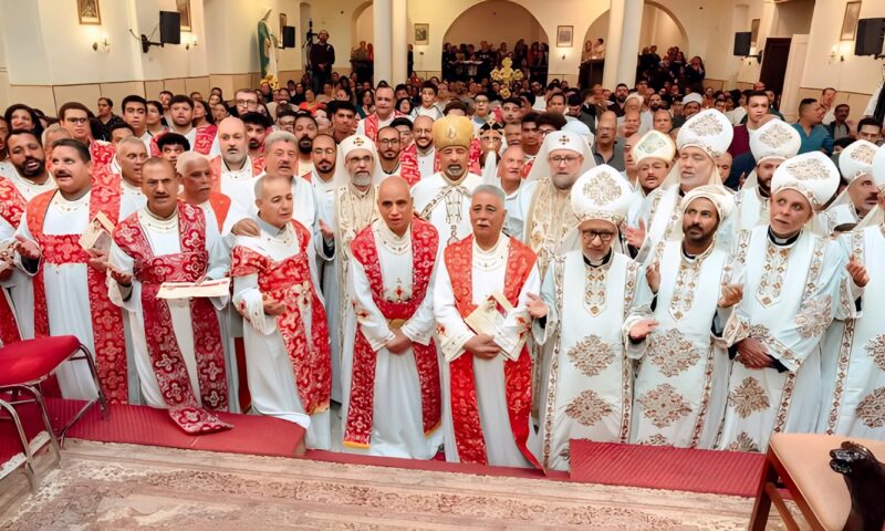 البطريرك إبراهيم إسحق في ختام زيارته الرعوية للقوصية: فليضيء نوركم أمام الناس