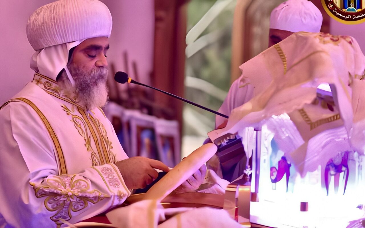 دير الشايب بالأقصر يدشن كنيسة «التوبة» ببيت الخلوة | صور