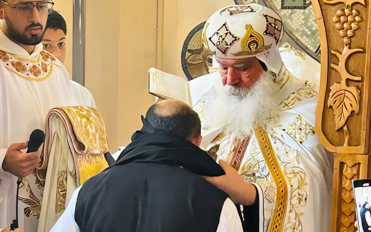 خدمة المذبح والكنيسة.. سيامة دياكون جديد بإيبارشية شمالي ألمانيا